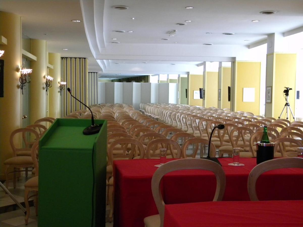 Hotel Dei Congressi Кастелламмаре-ди-Стабия Экстерьер фото